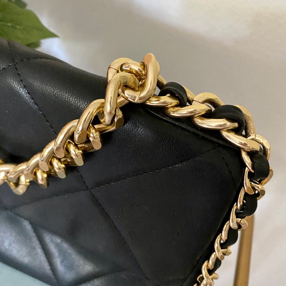 Black Quilted Chain Shoulder Bag - Picture 2 of 3